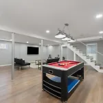 Amazing Vacation House In Poconos-Hottub-Game Room Home