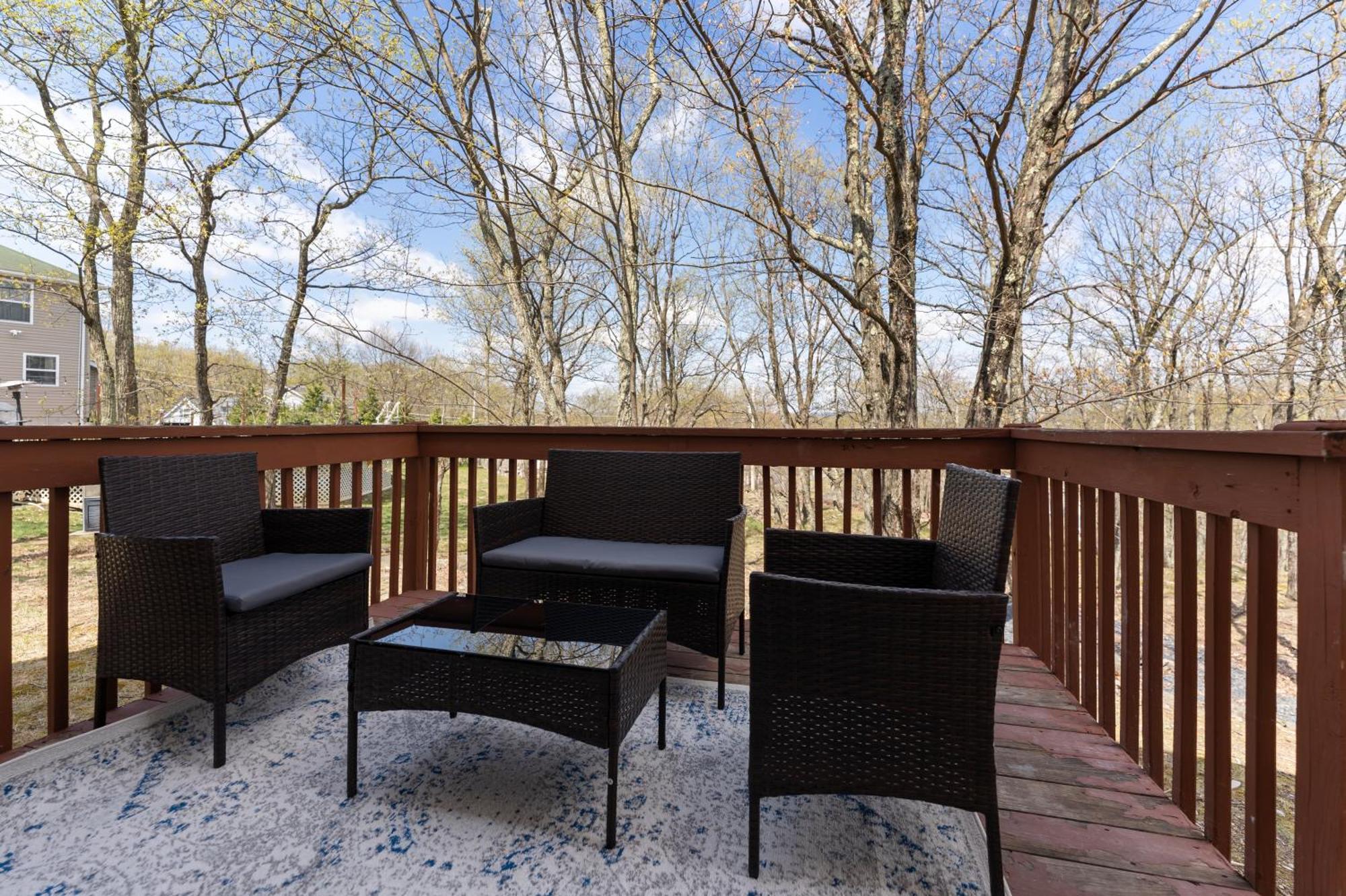 Holiday home Amazing In Poconos-hottub-game *