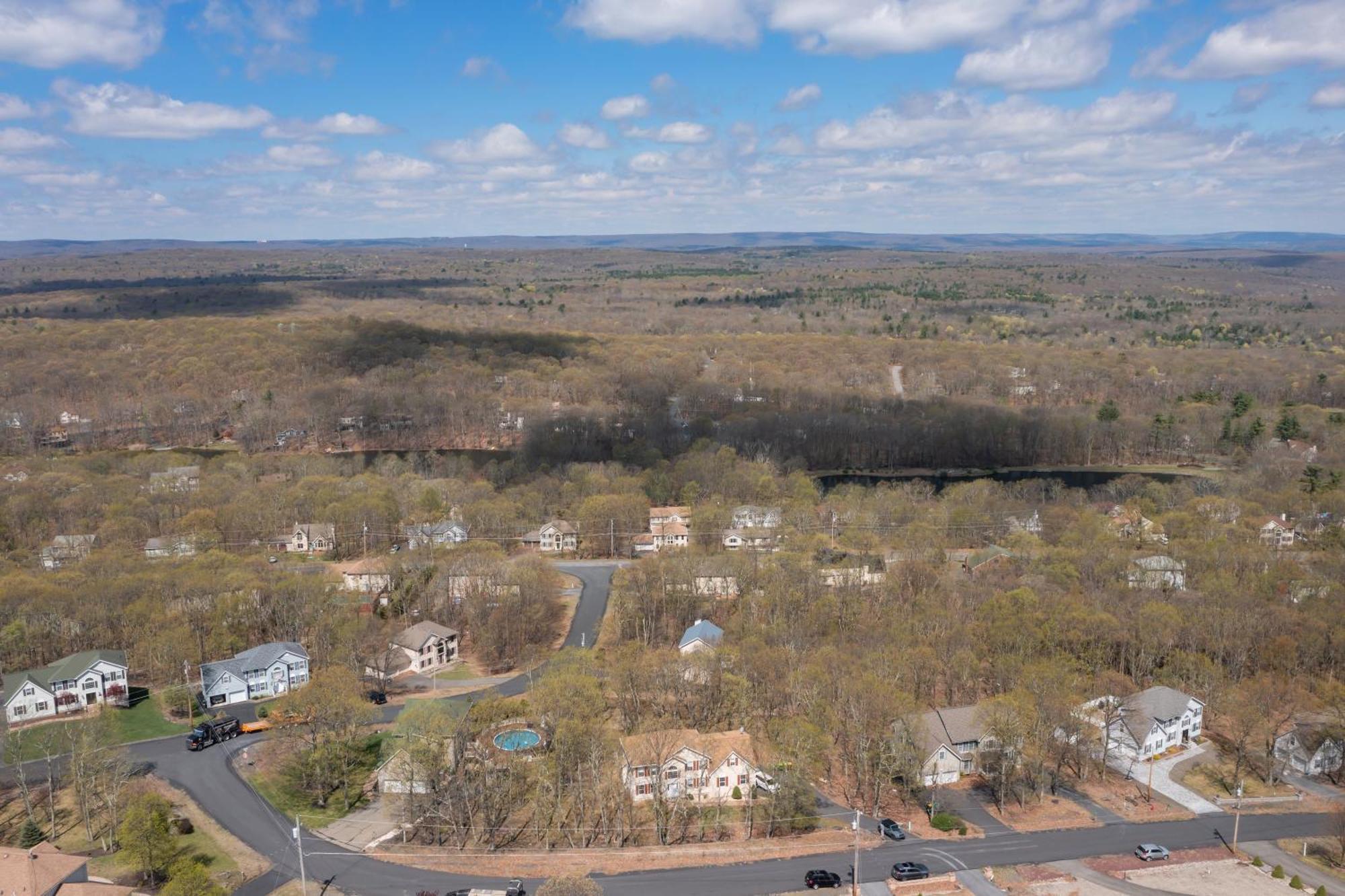 Holiday home Amazing In Poconos-hottub-game