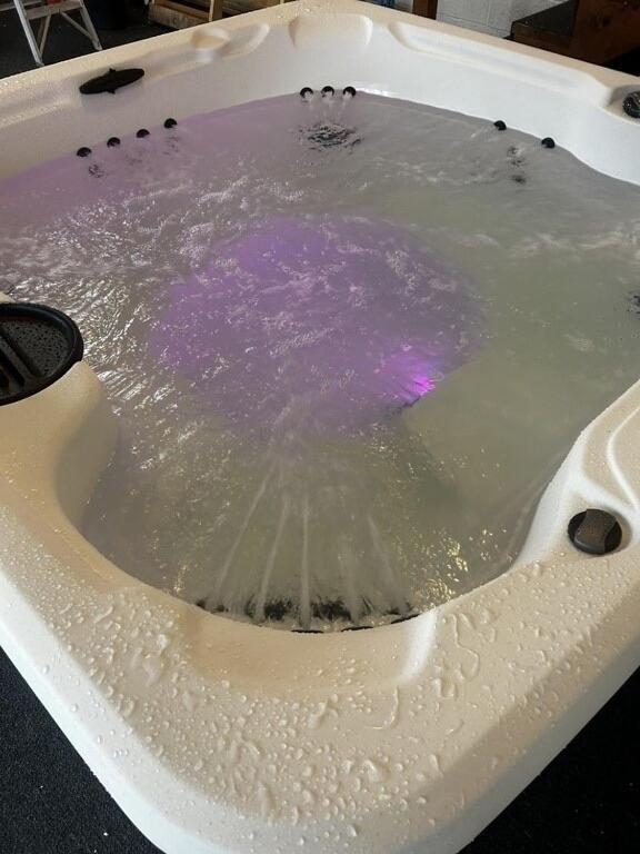 Amazing In Poconos-hottub-game Holiday home
